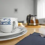 Lotus Oliva بريمونتيرا
